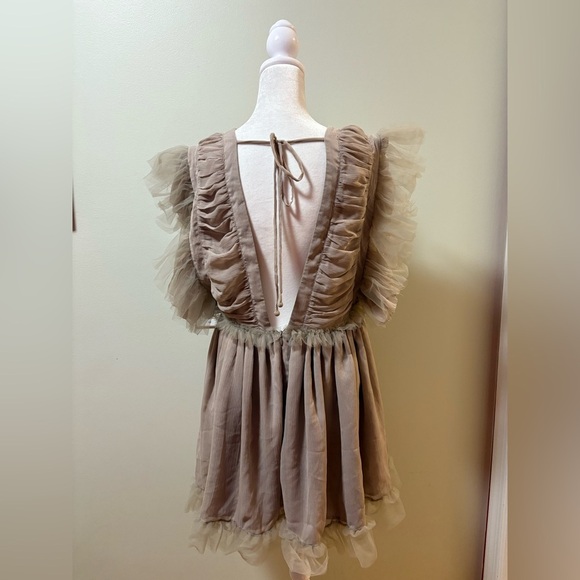 Revolve TULAROSA AMELIA ruffled mini dress beige boho sz M - Picture 3 of 7